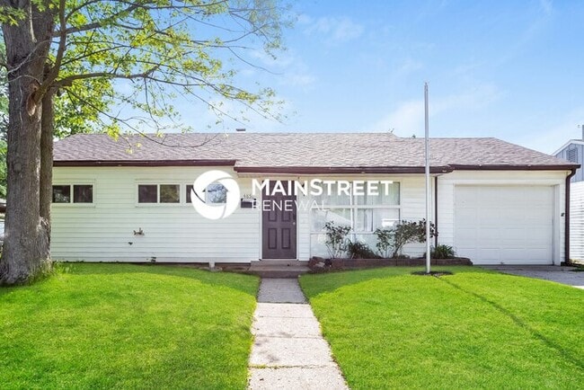 property at 4851 N Kenyon Dr