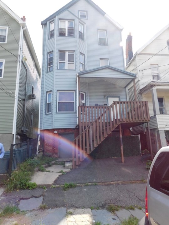 136 Hendricks Ave in Staten Island, NY - Building Photo