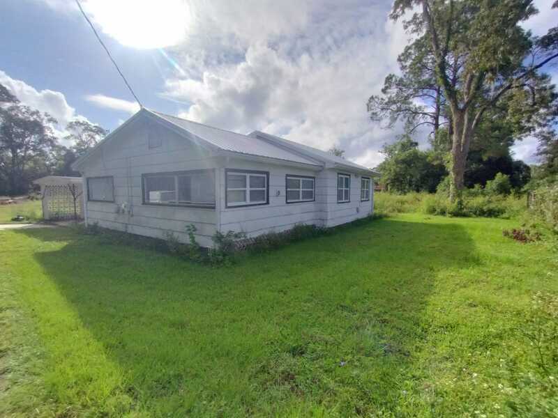 5613 Wesconnett Blvd in Jacksonville, FL - Building Photo