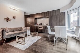 116 B Yorkville Ave, Unit SI ID1494684P in Toronto, ON - Building Photo