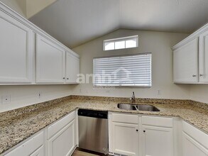 14354 S Debrian Way in Draper, UT - Building Photo - Building Photo