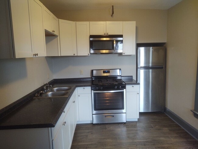 611 N Perry St in Davenport, IA - Building Photo - Building Photo