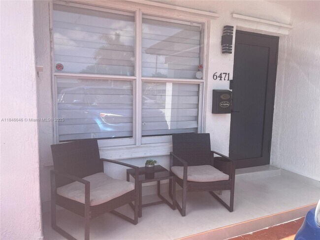 6471 Park St in Hollywood, FL - Building Photo - Building Photo