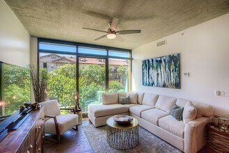 100 W Portland St in Phoenix, AZ - Foto de edificio - Building Photo