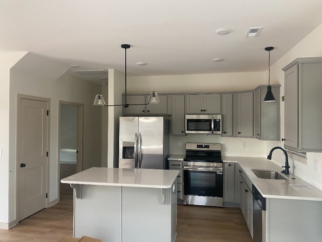 313 W Broad St in Clinton, TN - Building Photo - Building Photo