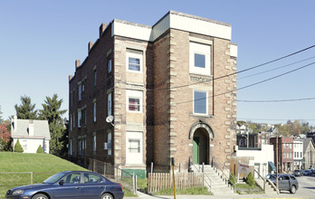 1012-1014 Chartiers Ave in Mckees Rocks, PA - Building Photo - Building Photo