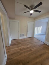 132 Washington St, Unit A in Woodstock, IL - Building Photo - Building Photo