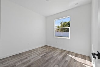 918 Embers Pkwy W in Cape Coral, FL - Building Photo - Building Photo