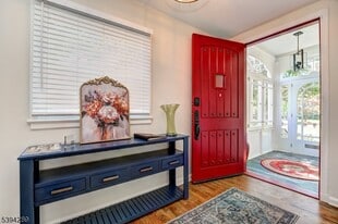 517 Berkeley Ave in Orange, NJ - Building Photo