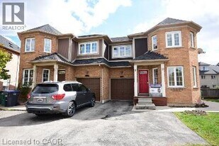 2415 Bankside Dr in Mississauga, ON - Building Photo
