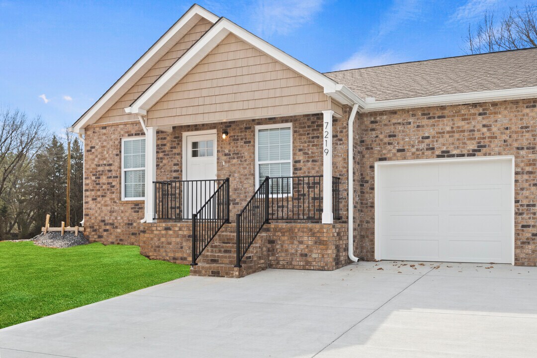 7219 Howard Bennett Way in Knoxville, TN - Building Photo