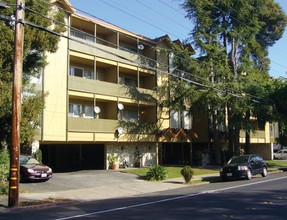 Sequoia at Wellesley Crescent in Redwood City, CA - Foto de edificio - Building Photo