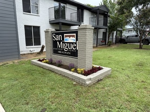 San Miguel Apartments in Irving, TX - Building Photo - Building Photo