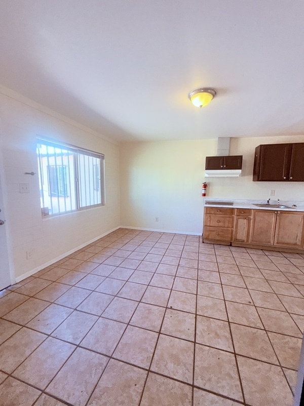 property at 232 W Flores St