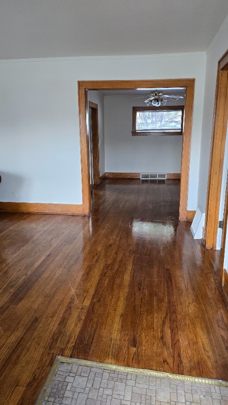 property at 915 S 48th St