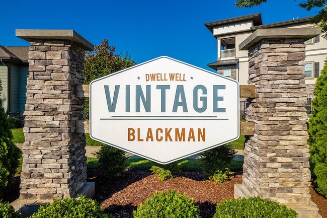 Vintage Blackman Apartments in Murfreesboro, TN - Foto de edificio - Building Photo