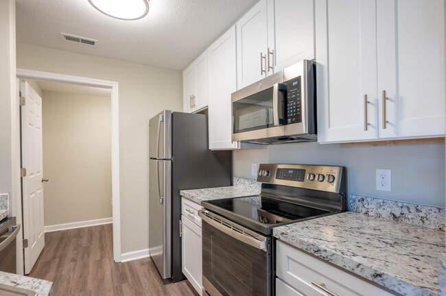 Greenfield Crossing Apartments in Greenfield, IN - Building Photo - Interior Photo