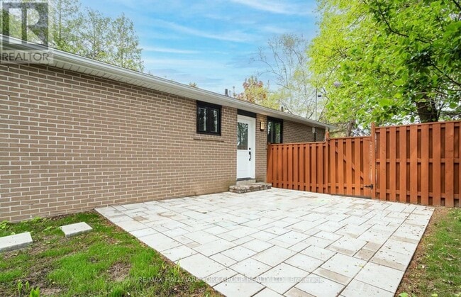 106 Woodpark Pl in Newmarket, ON - Building Photo - Building Photo