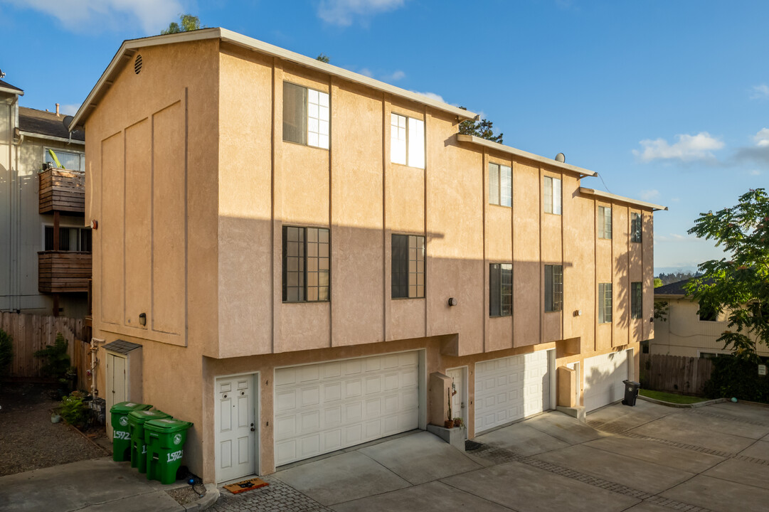 19525 Maubert Ave in San Leandro, CA - Foto de edificio