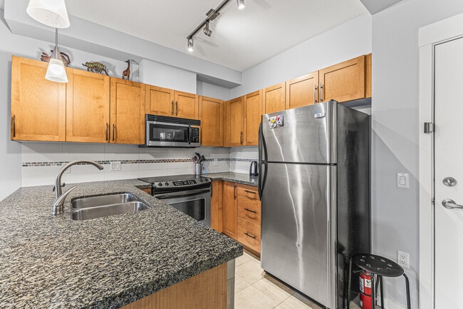 11950 Harris Rd in Pitt Meadows, BC - Building Photo - Building Photo