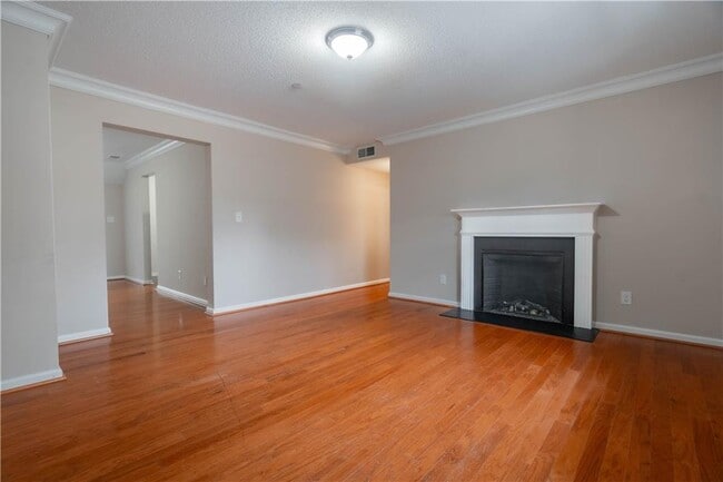 295 Winding River Dr in Atlanta, GA - Building Photo - Building Photo