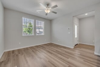 4053 Dover St in West Sacramento, CA - Building Photo - Building Photo