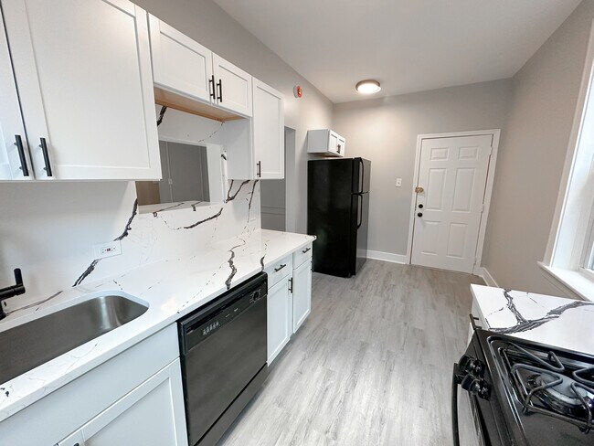6207 N Winthrop Ave in Chicago, IL - Building Photo - Building Photo