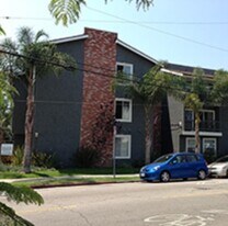 915 7th Ave - Breezes Del Mar in Venice, CA - Building Photo