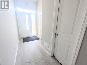395 Cope Dr in Ottawa, ON - Building Photo - Building Photo