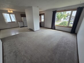 37 Glenthorne Crescent in Winnipeg, MB - Building Photo - Building Photo