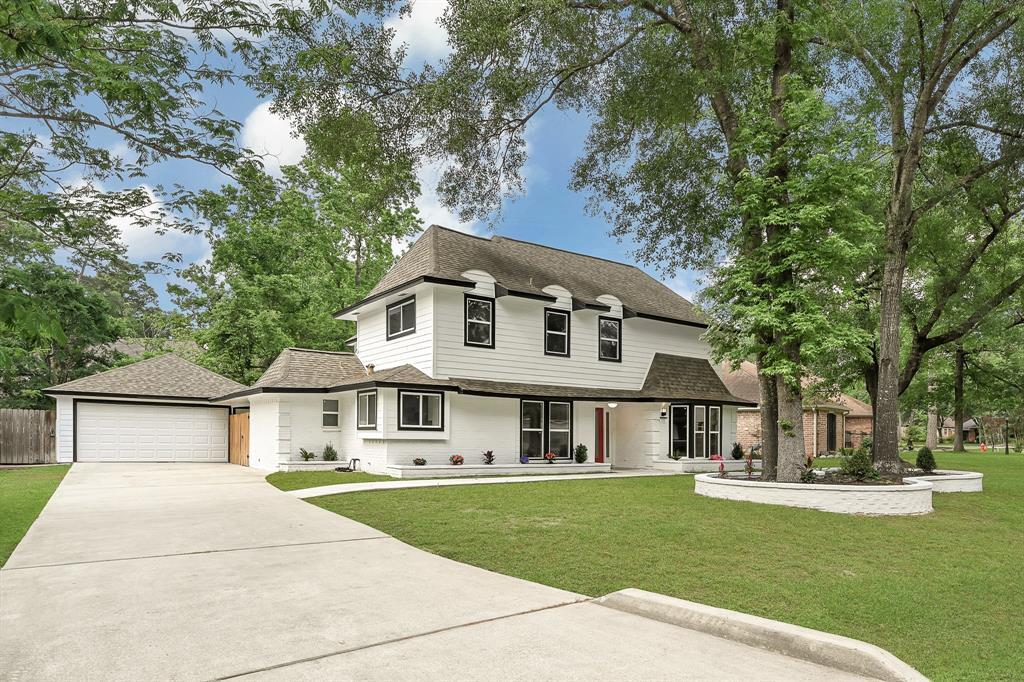 725 Talmalge Hall Dr in Conroe, TX - Foto de edificio