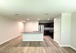 6468 Sweetbay Ln in Jacksonville, FL - Building Photo - Building Photo