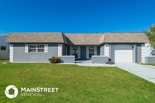 3205 Moog Rd in Holiday, FL - Building Photo