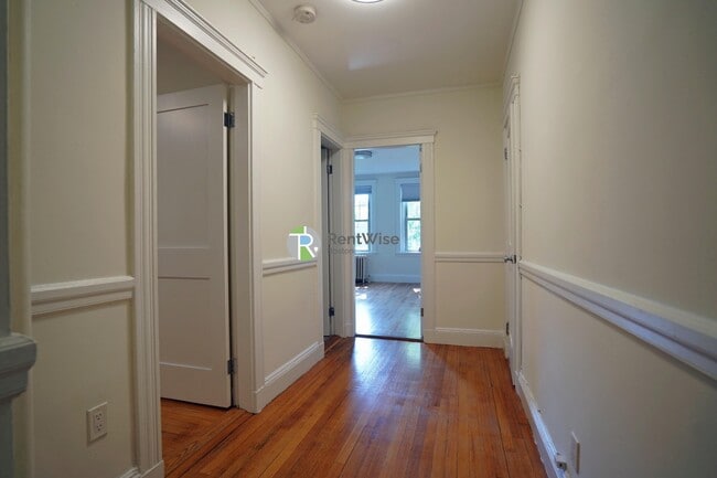 1848 Commonwealth Ave, Unit 36 in Boston, MA - Building Photo - Building Photo