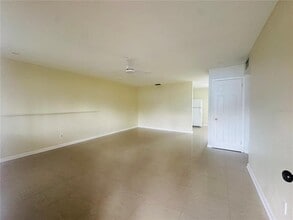 7714 W Hiawatha St in Tampa, FL - Building Photo - Building Photo