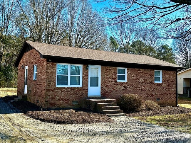 2121 Charlotte Hwy in Mooresville, NC - Building Photo - Building Photo