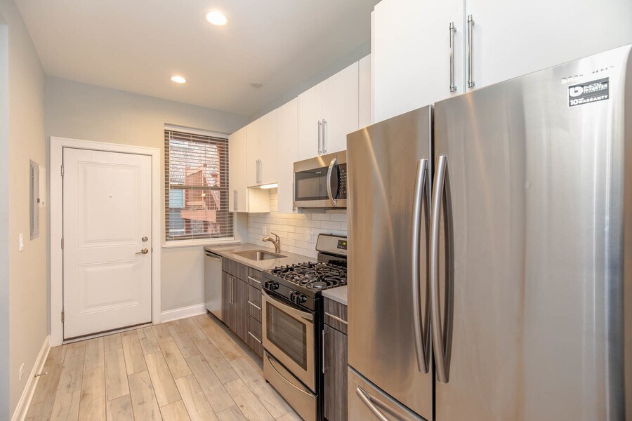 637 E 49th St in Chicago, IL - Building Photo