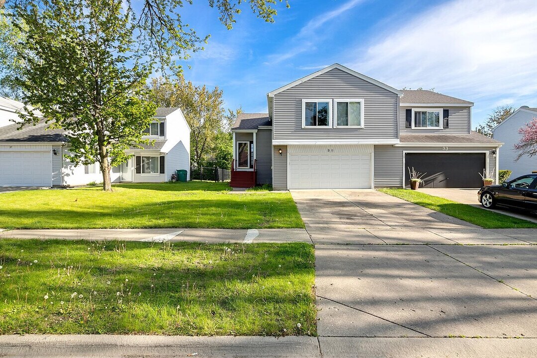 35 Buckingham Ln in Buffalo Grove, IL - Building Photo