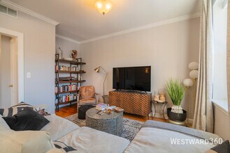 2209 N Drake Ave in Chicago, IL - Building Photo - Building Photo