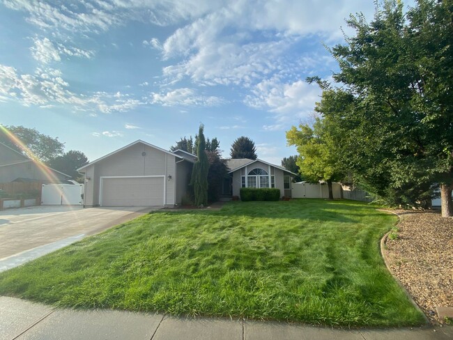 property at 2019 Kentucky Dr