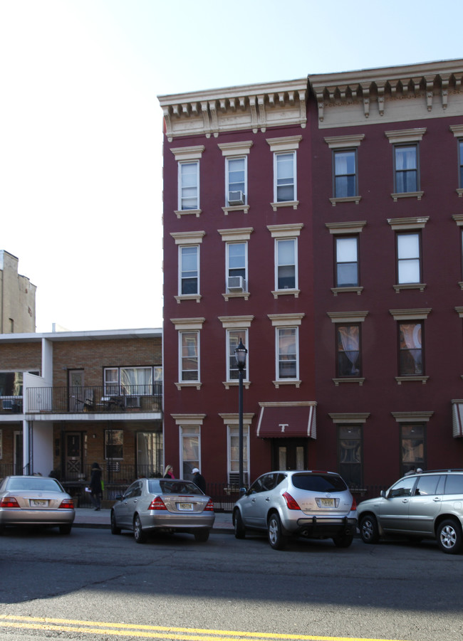 822 Washington St in Hoboken, NJ - Building Photo - Building Photo