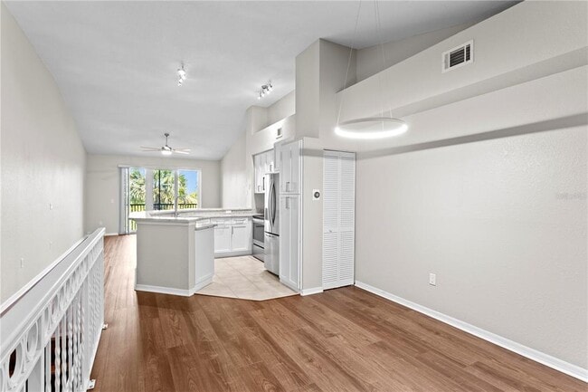 943 Normandy Trace Rd in Tampa, FL - Building Photo - Building Photo