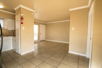 3045 Golfcrest Blvd in Houston, TX - Building Photo - Building Photo