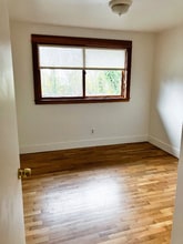 12024 SE 20th St in Bellevue, WA - Foto de edificio - Building Photo