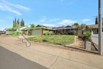 6359 Edgewood Way in Rocklin, CA - Building Photo - Building Photo