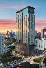 700 River in Austin, TX - Foto de edificio - Building Photo