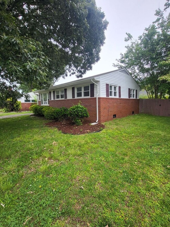 property at 5745 Leslie Ave