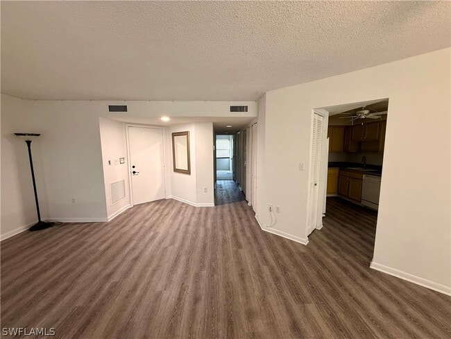 1516 Mainsail Dr in Naples, FL - Building Photo - Building Photo