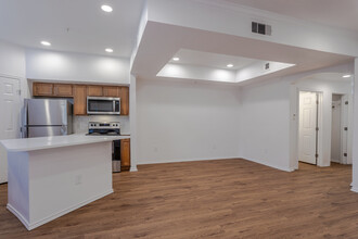 Spicewood Crossing in Carrollton, TX - Building Photo - Interior Photo