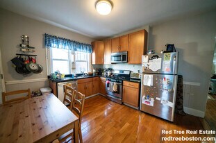 133 St Alphonsus St in Boston, MA - Building Photo